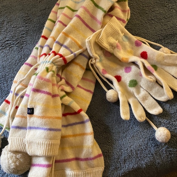 GAP Scarf & gloves set - Picture 3 of 8